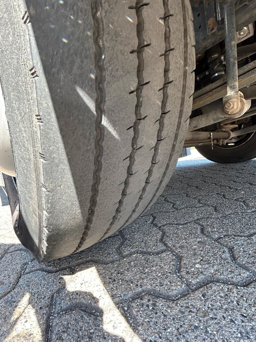 Fahrzeugabbildung Iveco 140 E 190 Kühlaggregat Carrier