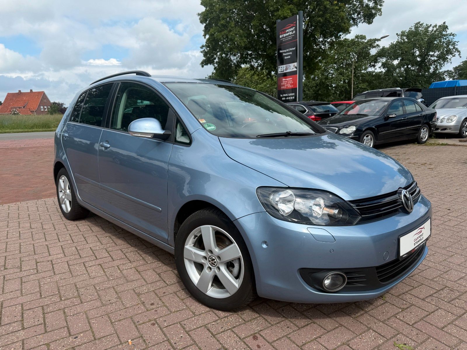 Volkswagen Golf - 1