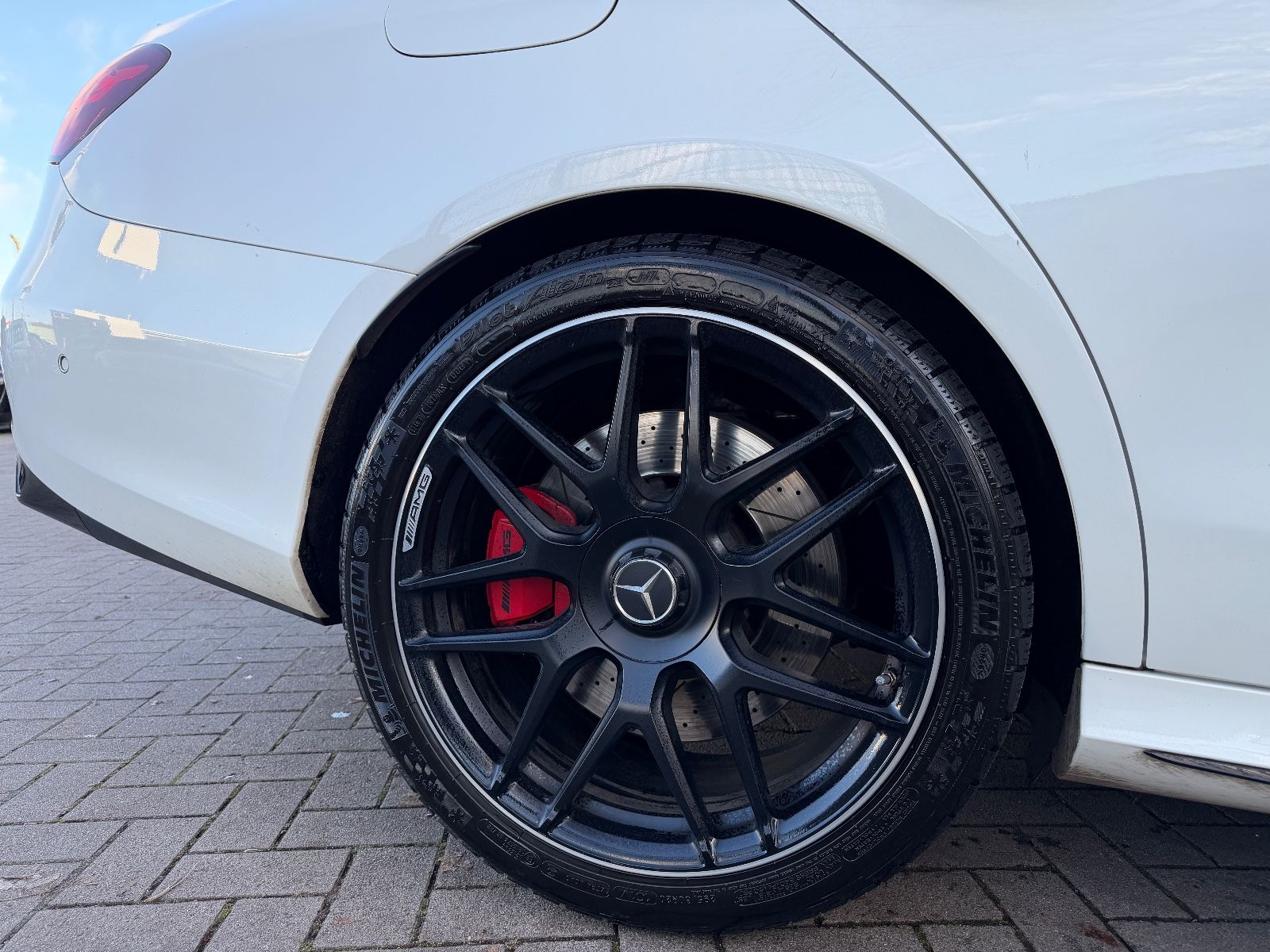 Fahrzeugabbildung Mercedes-Benz E 63s AMG 4Matic+ PANO*MEMO*BURMESTER*ACC*LED