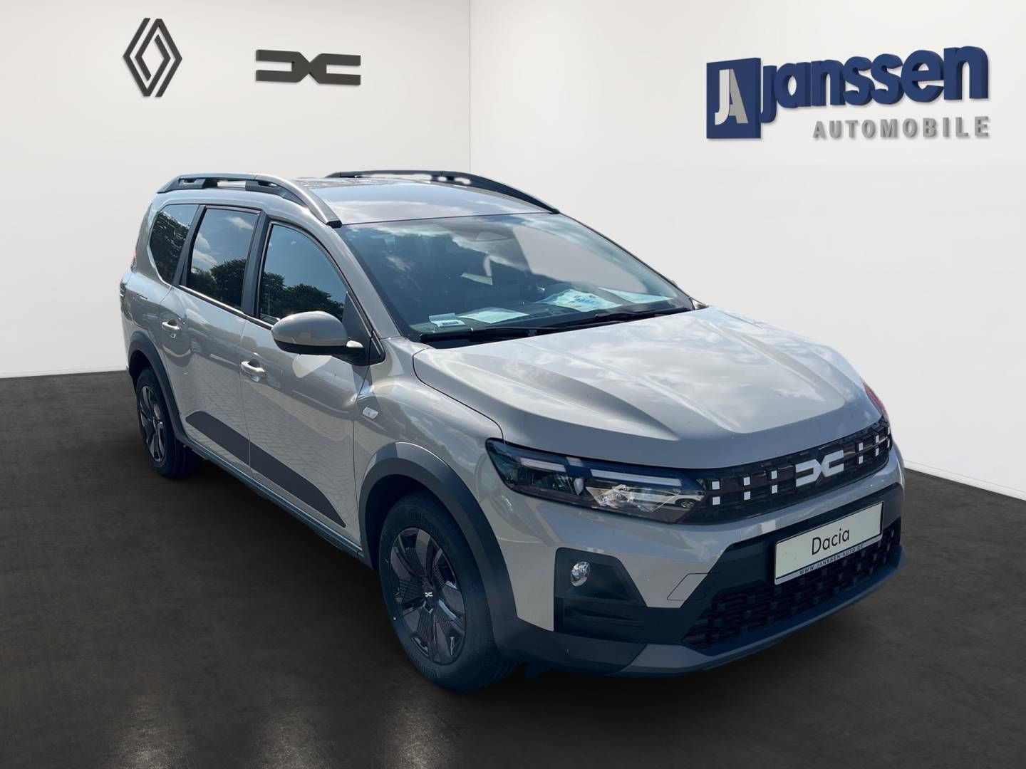 Fahrzeugabbildung Dacia Jogger Expression TCe 110 7-Sitzer