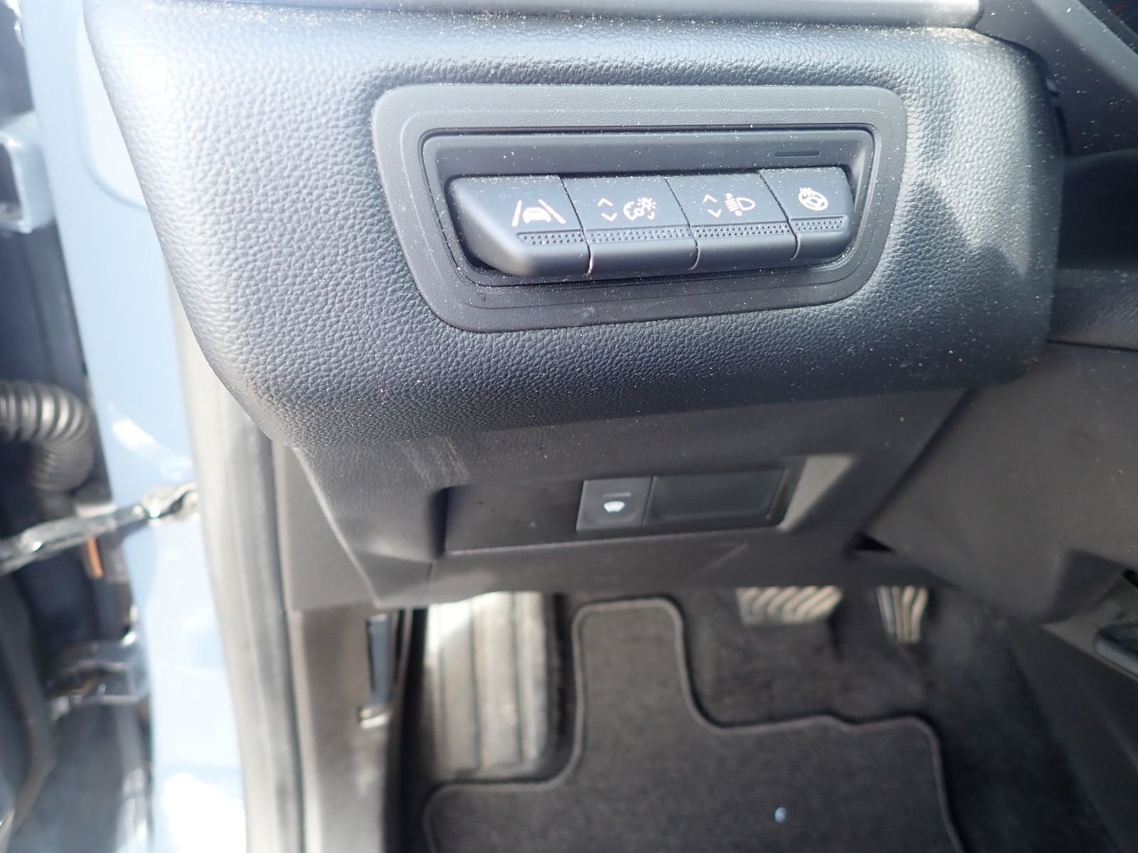 Fahrzeugabbildung Renault Captur Techno Mild Hybrid 140