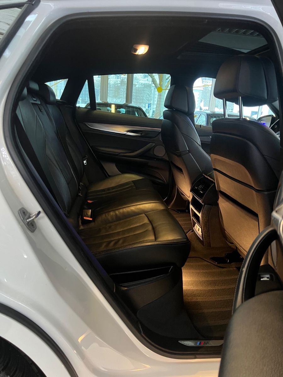 Fahrzeugabbildung BMW X6 xDrive 40 d M Sport Paket *Soft*Schiebedach*