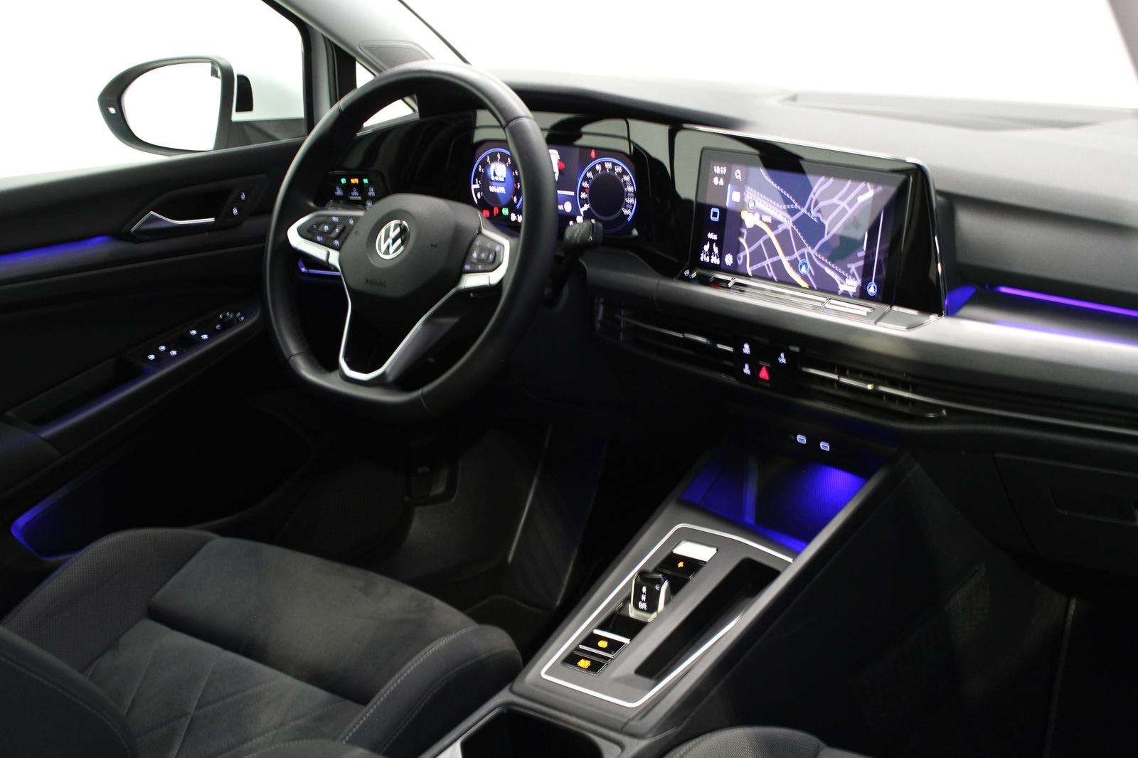 Volkswagen Golf VIII 1.5 eTSI Style DSG*MATRIX*IQ*MEMO*AHK*