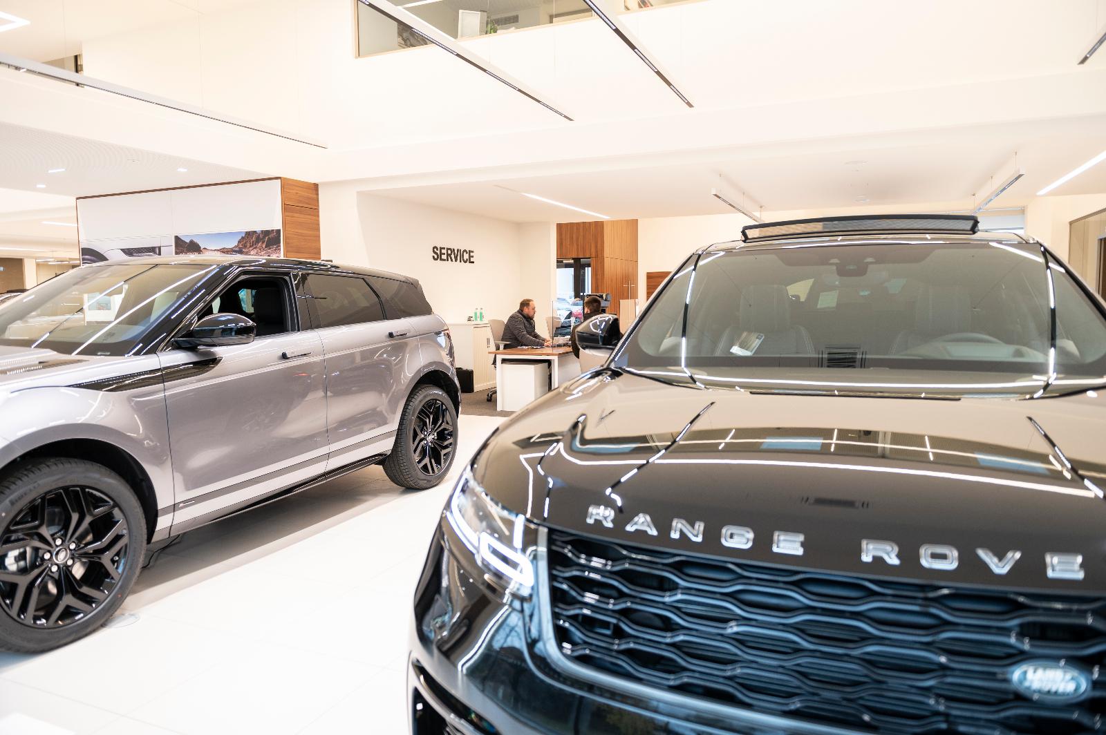 showroom-image-top
