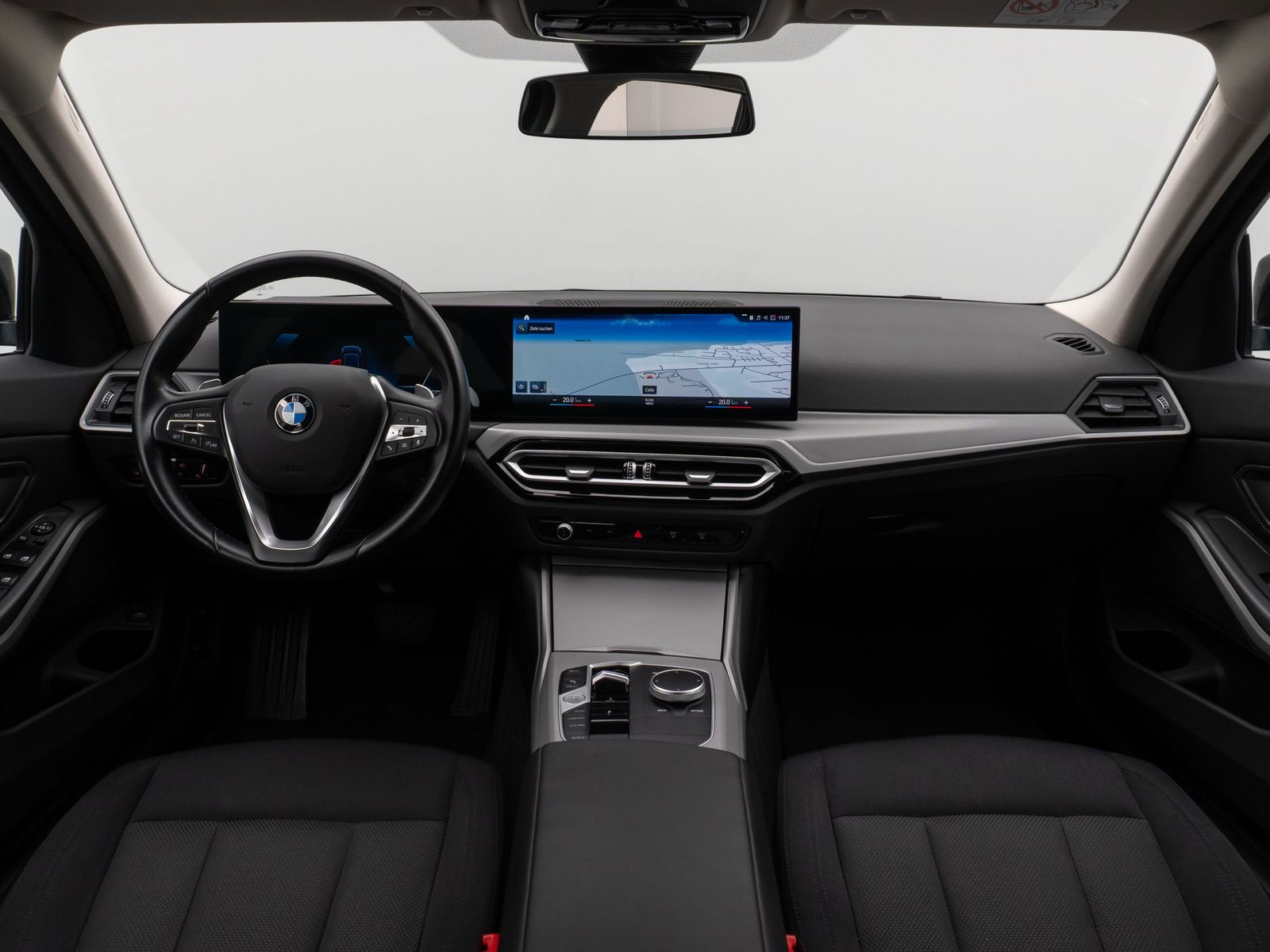 Fahrzeugabbildung BMW 318i DAB CockPit+ PDC Geschwindigkeitsreg LED