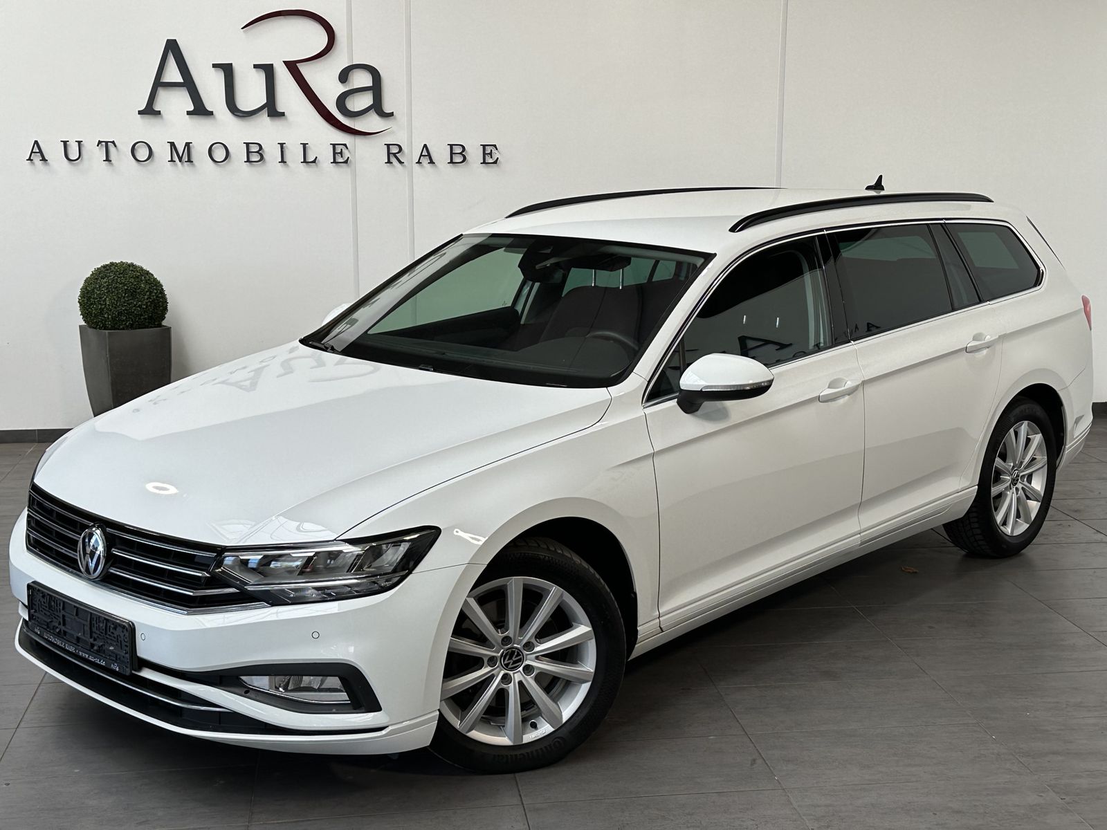Fahrzeugabbildung Volkswagen Passat Variant 2.0 TDI DSG Business NAV+LED+ACC