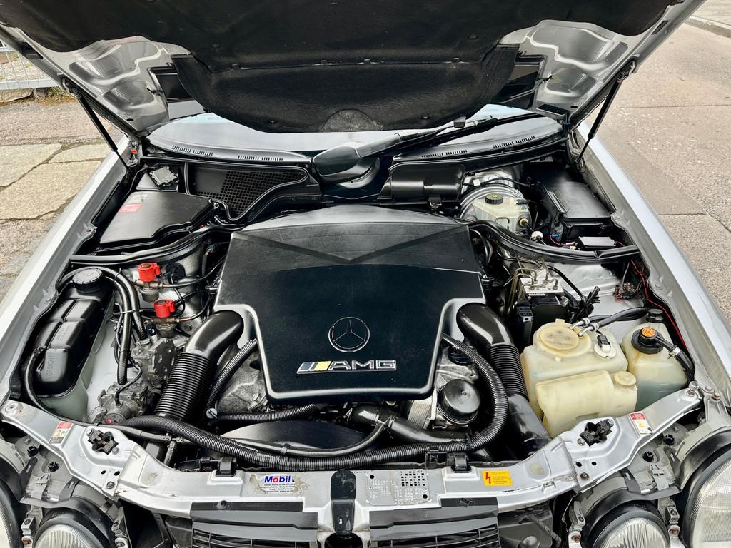 Mercedes-Benz E 55 AMG