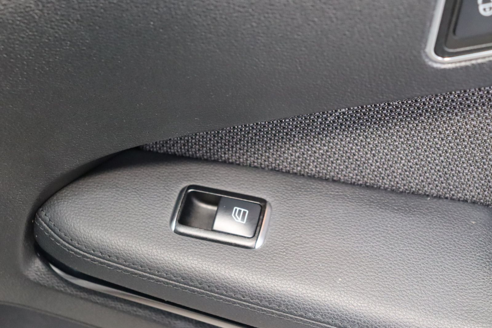 Fahrzeugabbildung Mercedes-Benz E 200 AVANTGARDE * Xenon * HU/AU 07.26