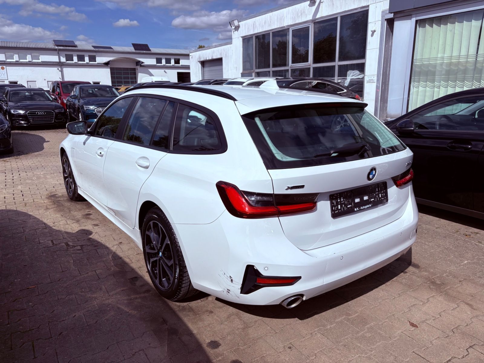 BMW 330e xDrive Touring|1.Hand|Laserlicht|Head-Up|.. imagem 2