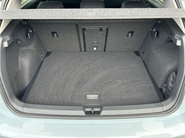 Fahrzeugabbildung Volkswagen Golf VIII 1.5 TSI GOAL LED KAMERA AHK KEYLESS SH