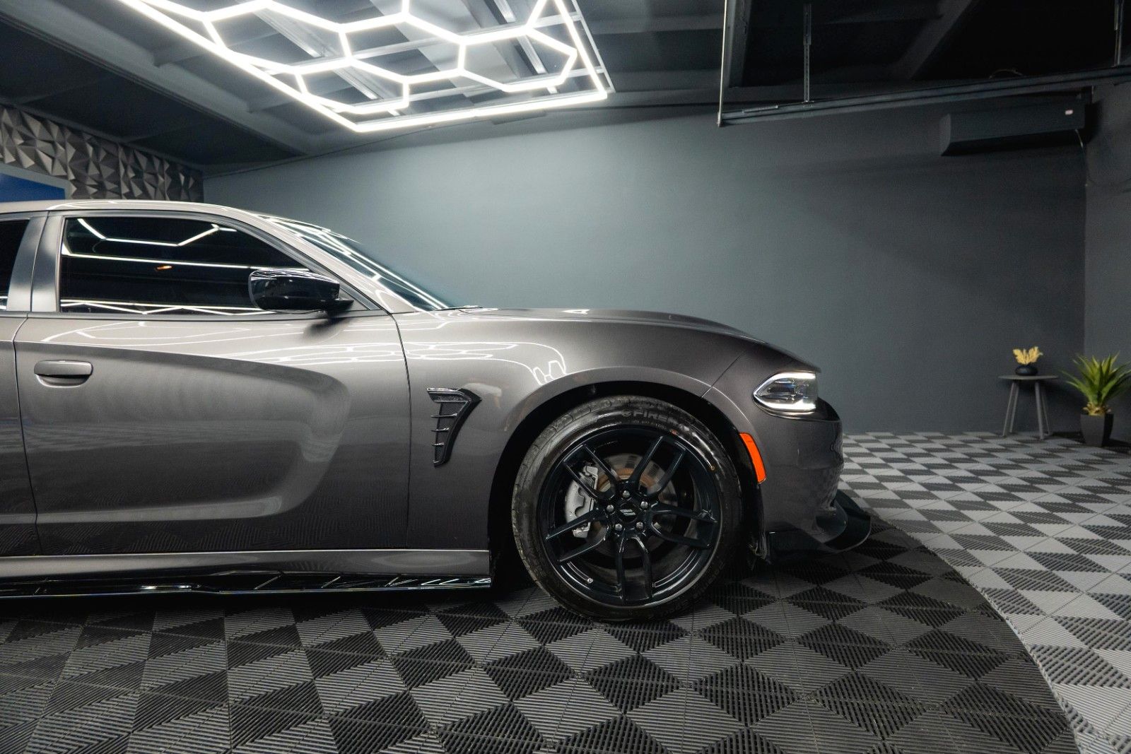Fahrzeugabbildung Dodge Charger 5.7 V8 HEMI R/T KONG Night Performance