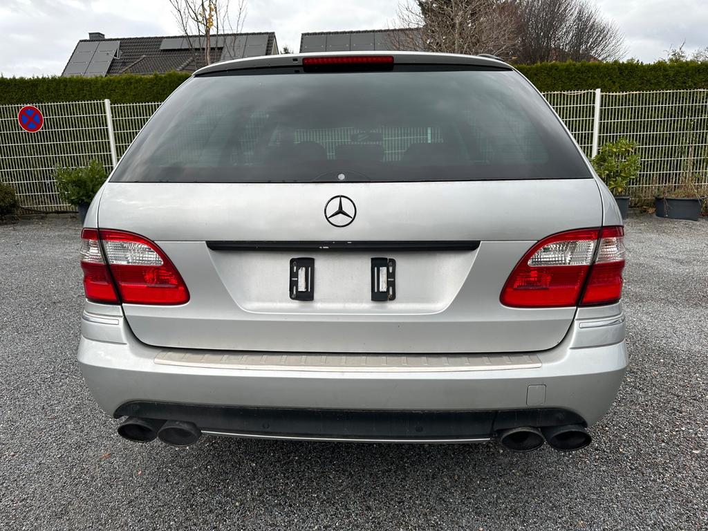 Mercedes-Benz E 320