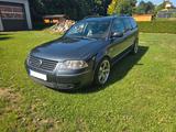 Volkswagen Passat Variant 4.0 W8 4motion Variant W8 - Volkswagen Passat Variant: W8
