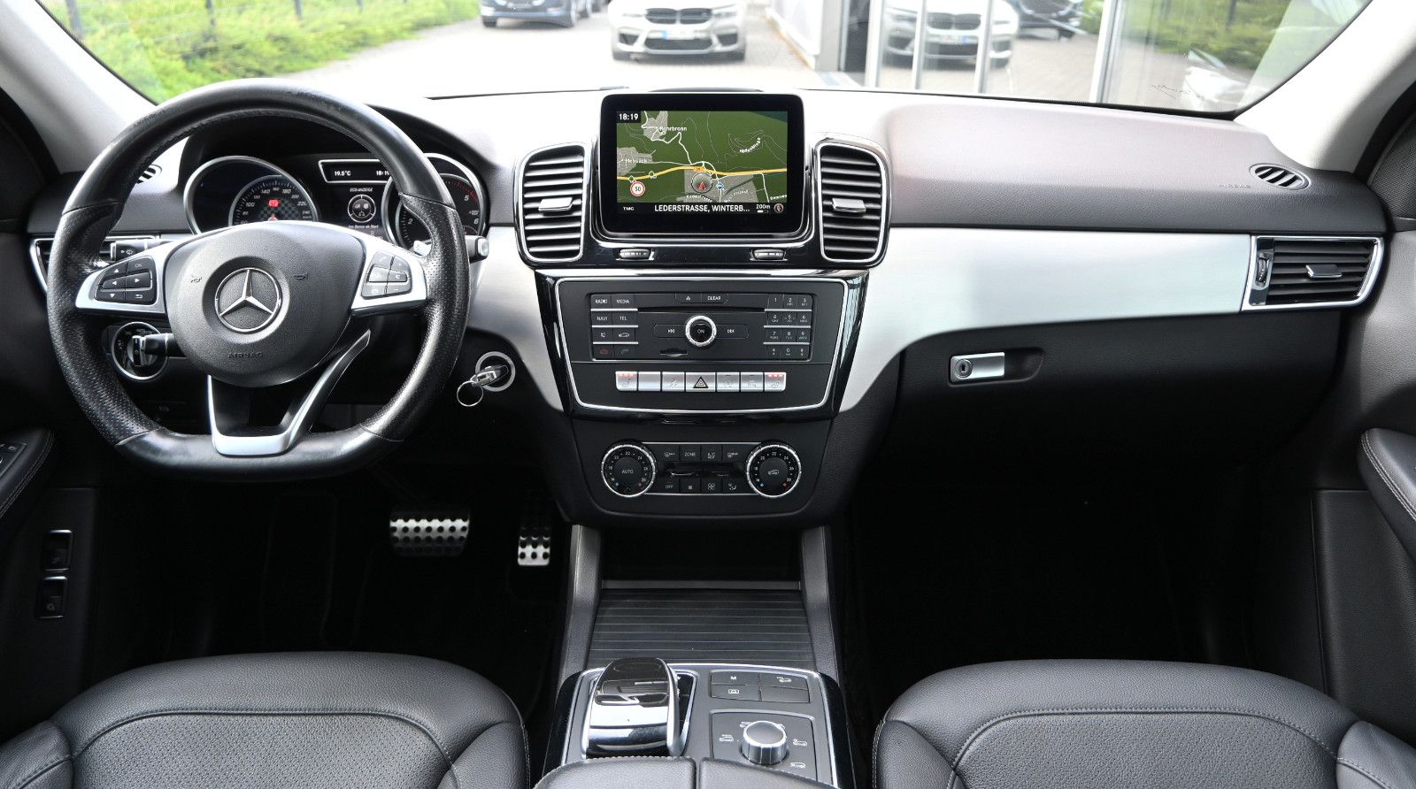 Fahrzeugabbildung Mercedes-Benz GLE 350 d 4MAT. AMG LINE °NIGHT°AHK°ILS°360°SHD°