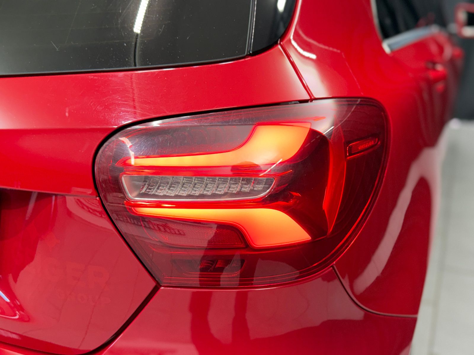 Fahrzeugabbildung Mercedes-Benz A 250 4Matic AMG-LINE|PANORAMA|7G AUTOMATIK|