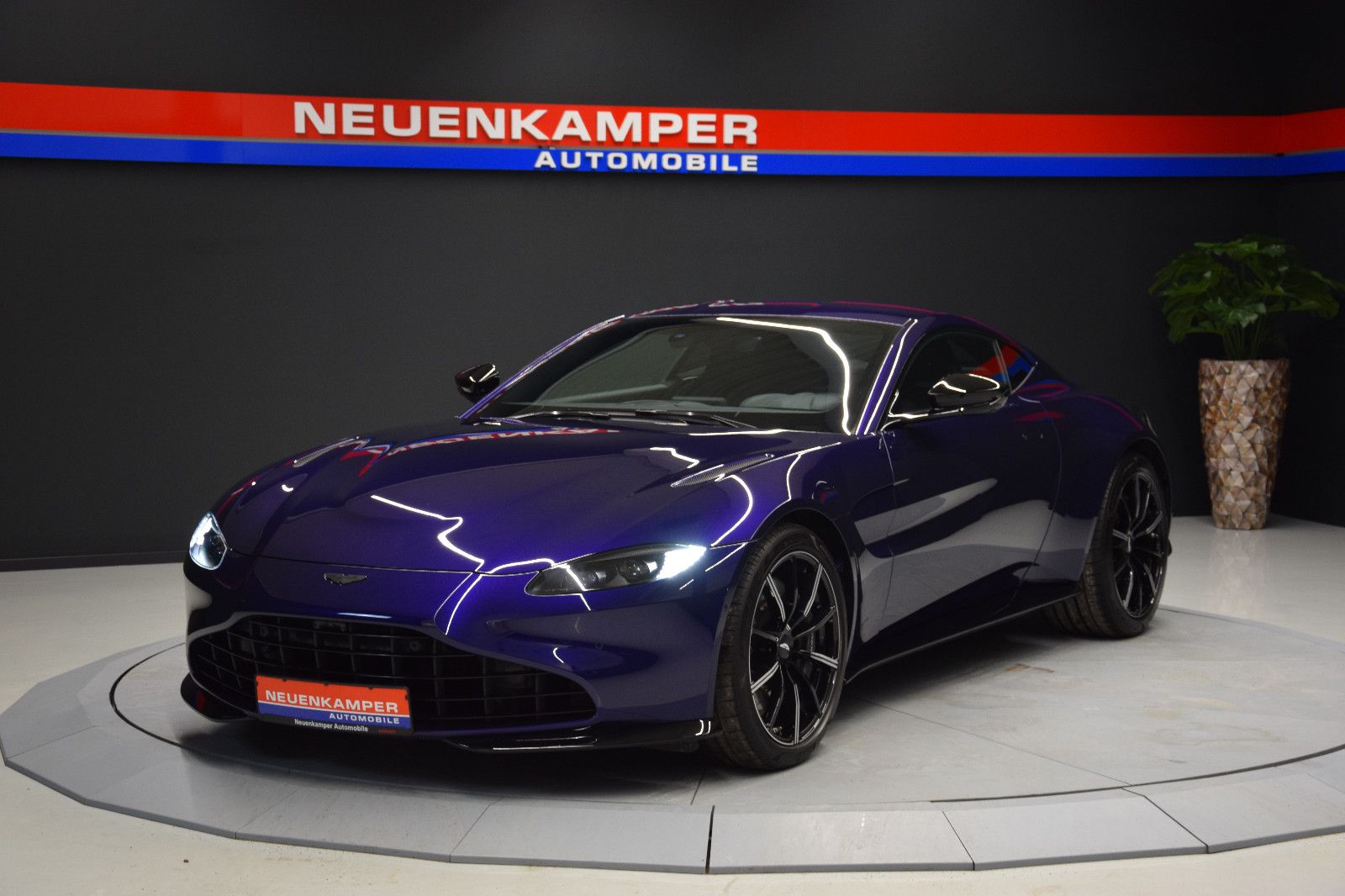 Fahrzeugabbildung Aston Martin V8 Vantage 4.0 V8 02/2027 Garantie