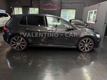 Volkswagen Golf - 5