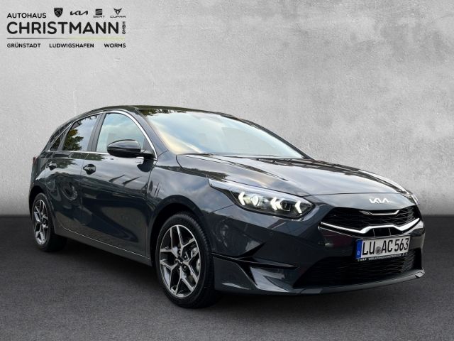 Fahrzeugabbildung Kia Ceed ULTIMATE EDITION 1.0 T-GDI *STYLE-PAKET*
