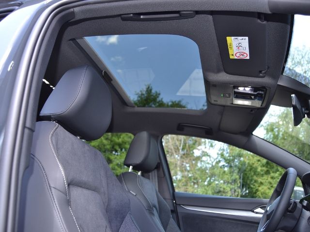 Golf VIII 1.5 eTSI 150 PS DSG "50 Jahre" PANORAM