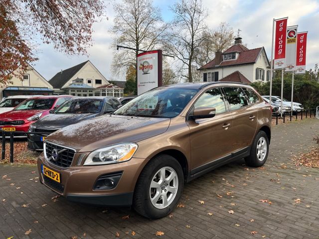 Volvo XC60 2.4D AWD 4X4 / NAVI / AFN. AHK / CRUISE CTR