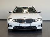 BMW 330 d xDrive Touring HUD+Memory+Standheizung - weiße BMW 330