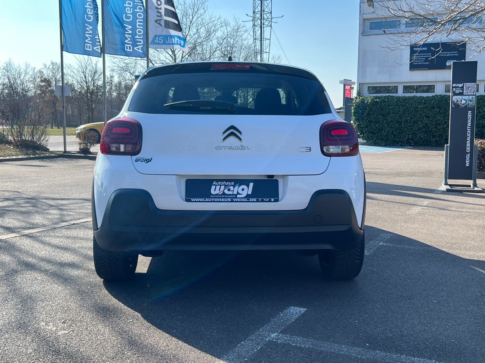 Fahrzeugabbildung Citroën C3 PureTech 110 EAT6 Elle Automatik Sitzheizung