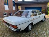 Mercedes-Benz W123 240D  - Mercedes-Benz mit Diesel-Antrieb: W123