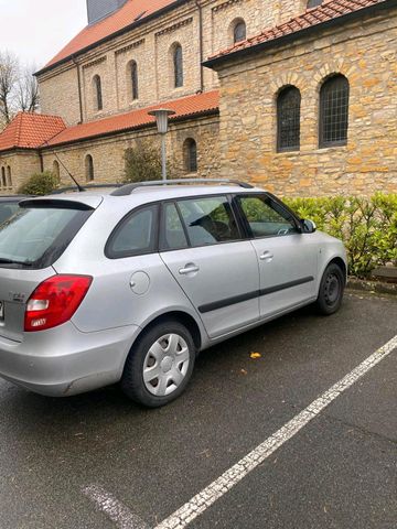 Skoda Fabia (Kombi) Silber