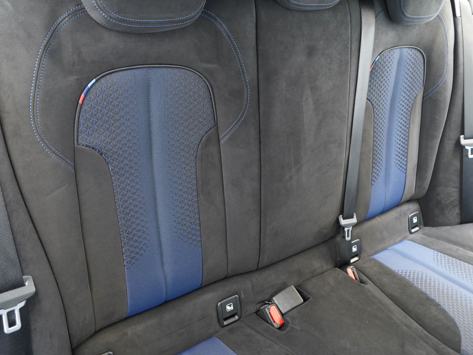Fahrzeugabbildung BMW M135 i xDrive Performance M H&K/CARPLAY/ACC/19"