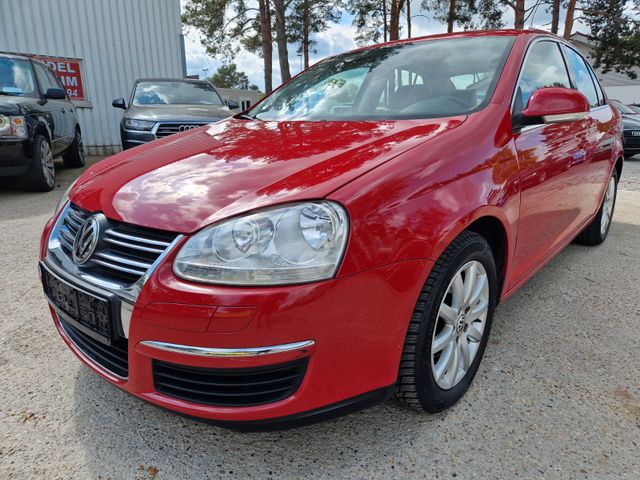 Volkswagen JETTA 1.6i COMFORTLiNE AUTOM.NAVi KLiMA SiTZHEiZ