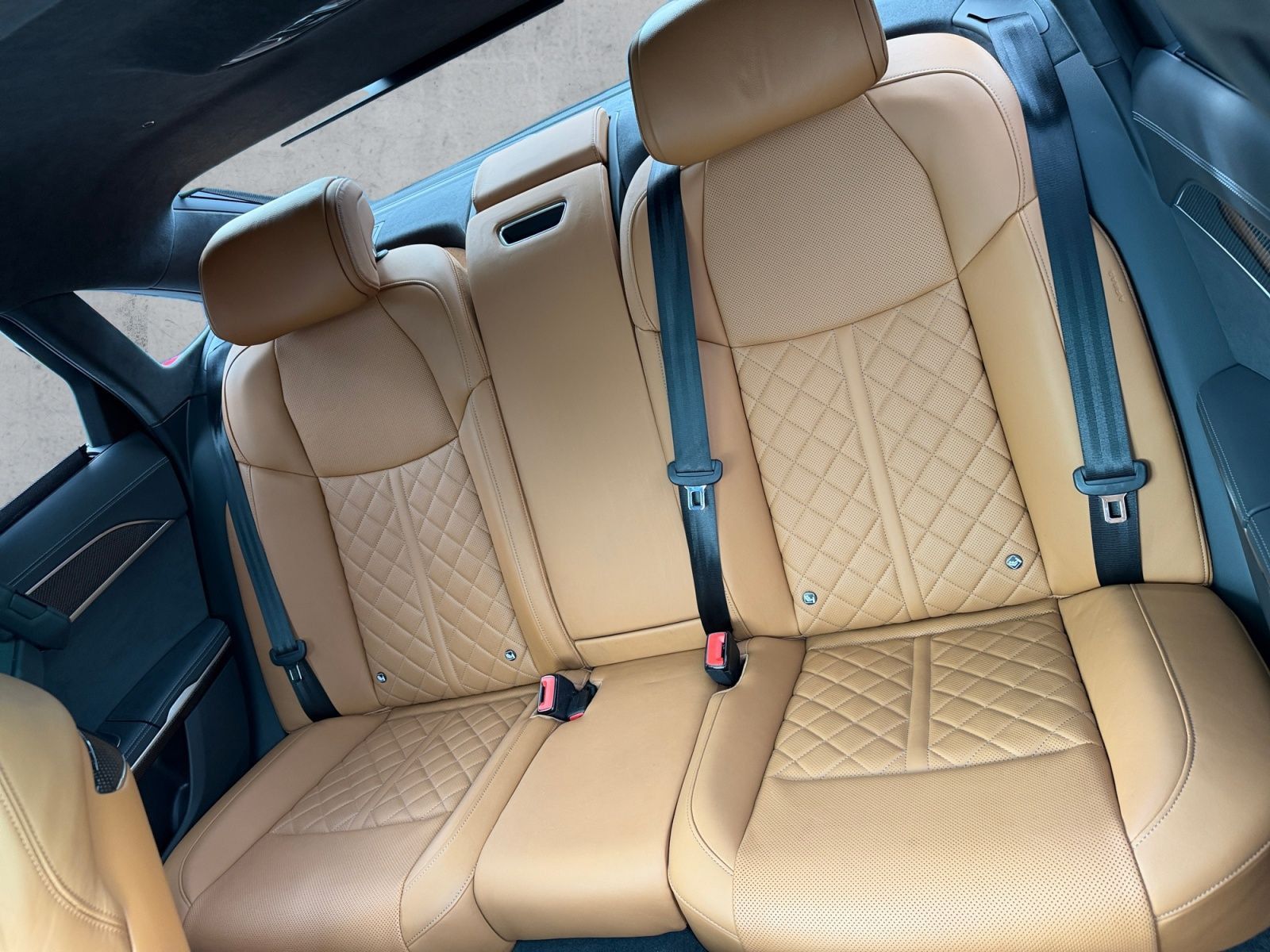 Audi S8 - Bild 16