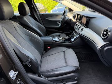 Mercedes E 200 - 12