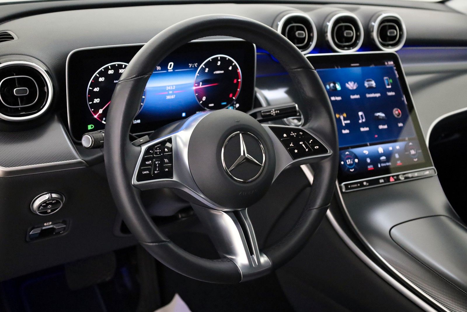 Fahrzeugabbildung Mercedes-Benz GLC 220d 4M,Avantgarde,Navi,LED,ParkPak,Apple,WR