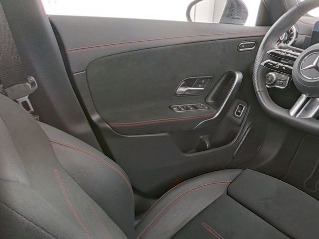 CLA 180 Coupé AMG Line Advanced Plus Keyless LED