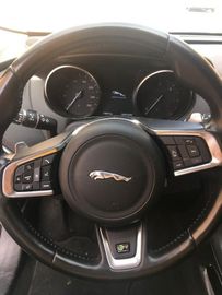 Jaguar F-Pace - 8