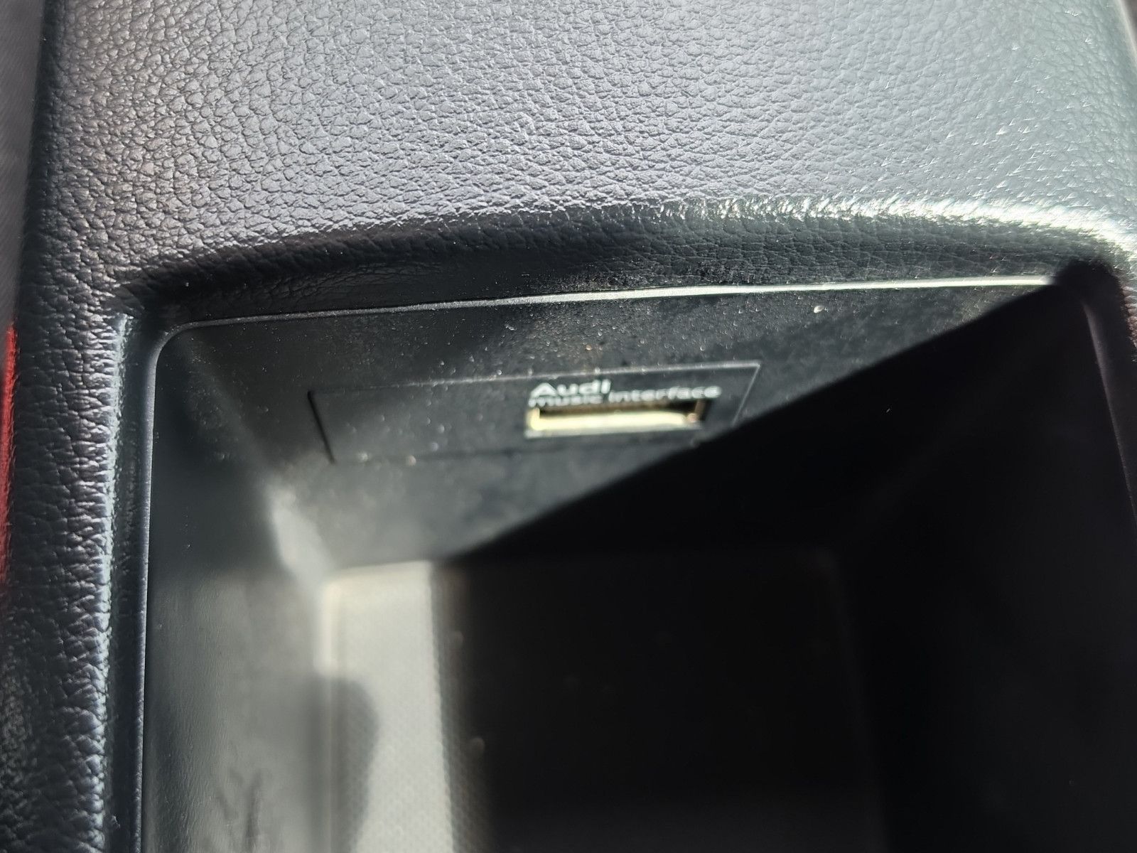 Fahrzeugabbildung Audi A3 Limousine ambition SERVICE TÜV NEU