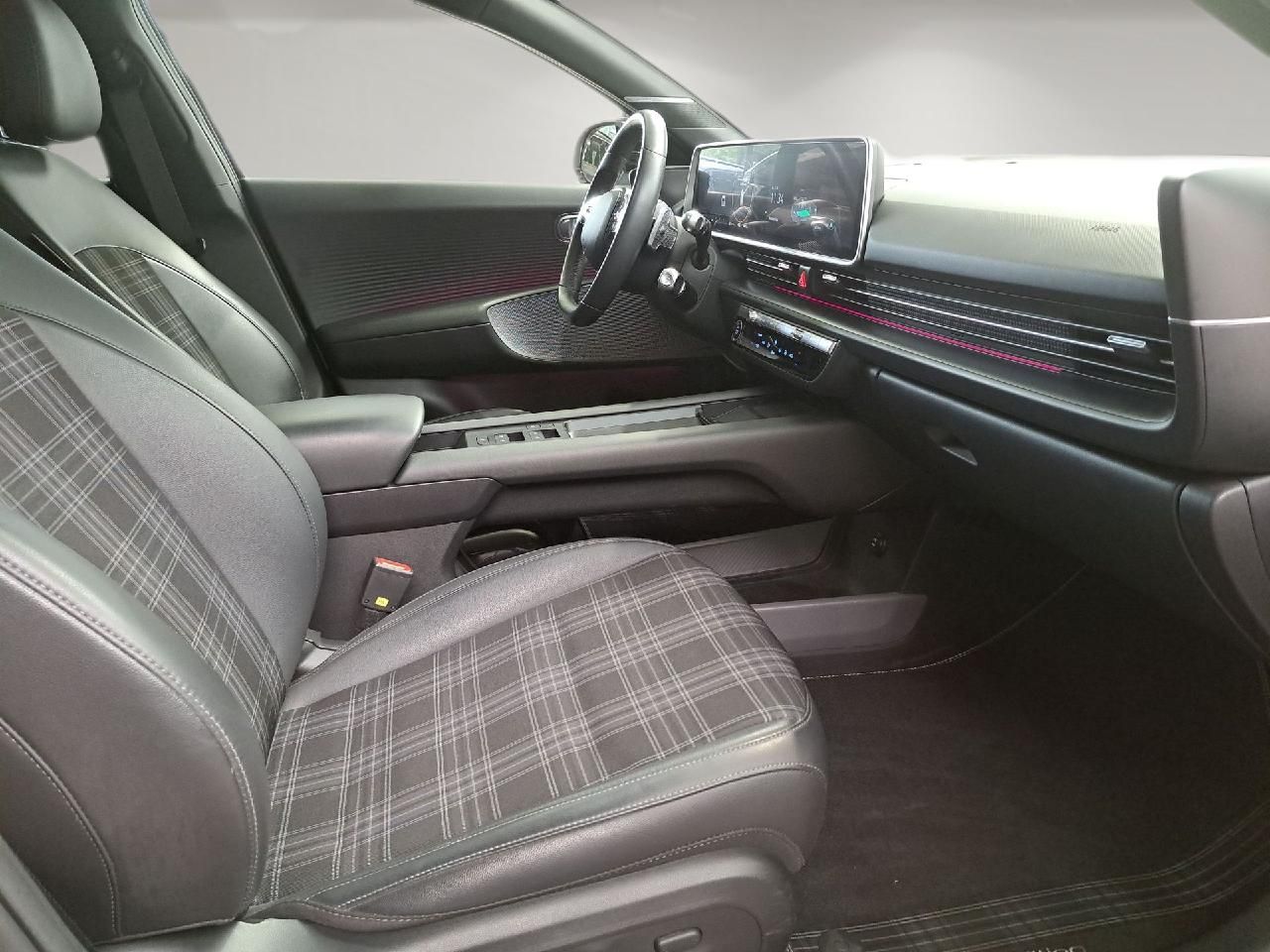 Fahrzeugabbildung Hyundai Ioniq 6 First Edition Elektro 4WD