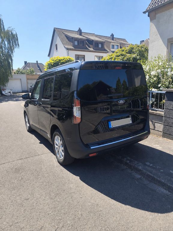 Image of Ford Courier