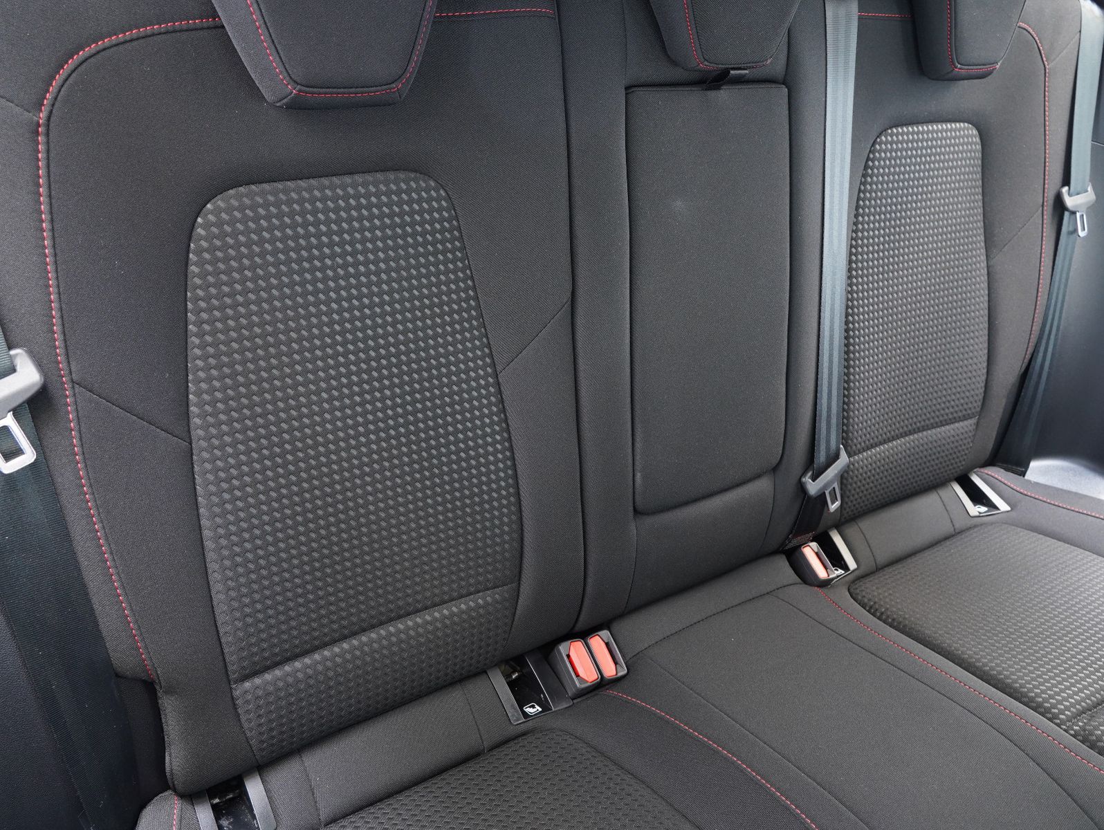 Fahrzeugabbildung Ford Focus Turnier ST-Line X 1.0 EcoBoost Mild-Hybrid