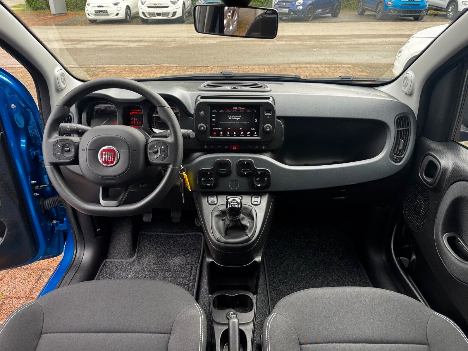 Fahrzeugabbildung Fiat Panda MY23 CROSS 1.0 GSE CARPLAY KLIMA