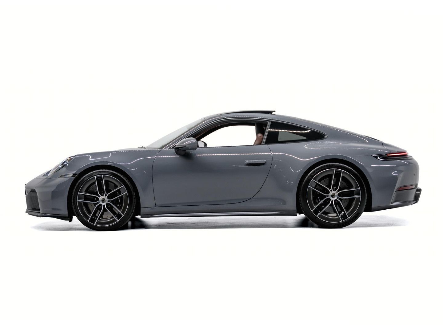 Porsche 992 Carrera 4 GTS imagem 2