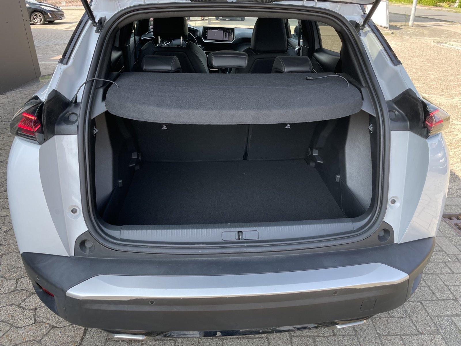 Peugeot 2008 PureTech 130 EAT8 GT SHZ / RFK