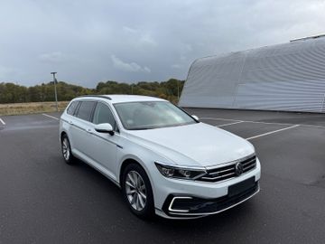 Volkswagen Passat - 8