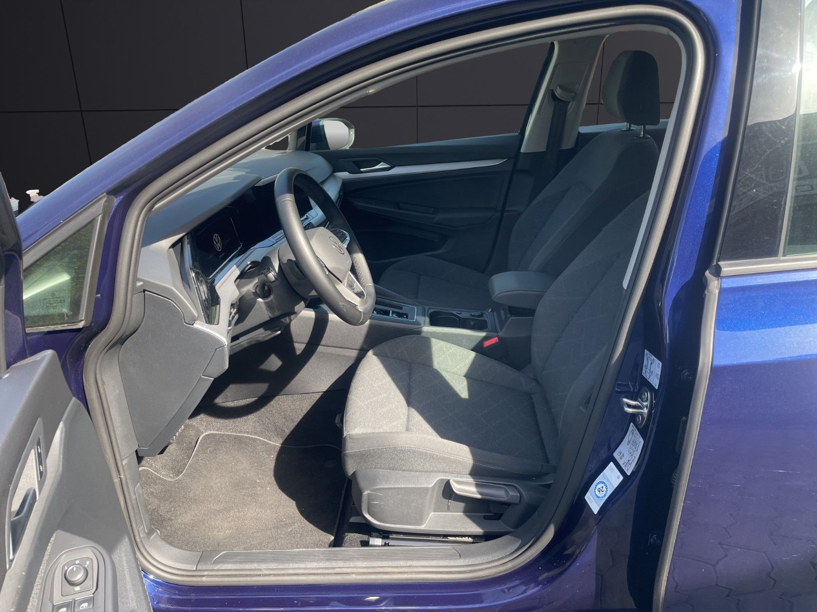 Fahrzeugabbildung Volkswagen Golf VIII Variant Life *AHK*PDC*Ambiente*Navi*