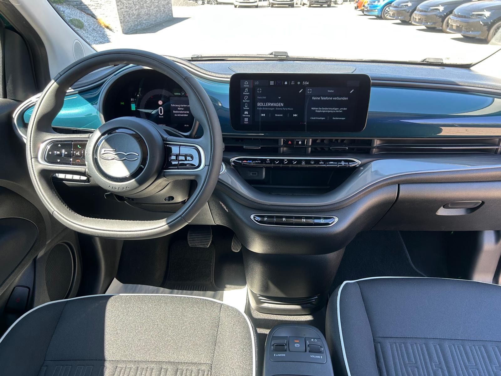 Fahrzeugabbildung Fiat 500e°Style Paket°42 kWh°Alu°Navi°1.Hnd°SOH 97,5%