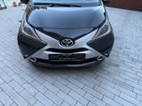 Toyota Aygo (X) 1,0-l-VVT-i x x - Toyota: Schwarz, Aygo