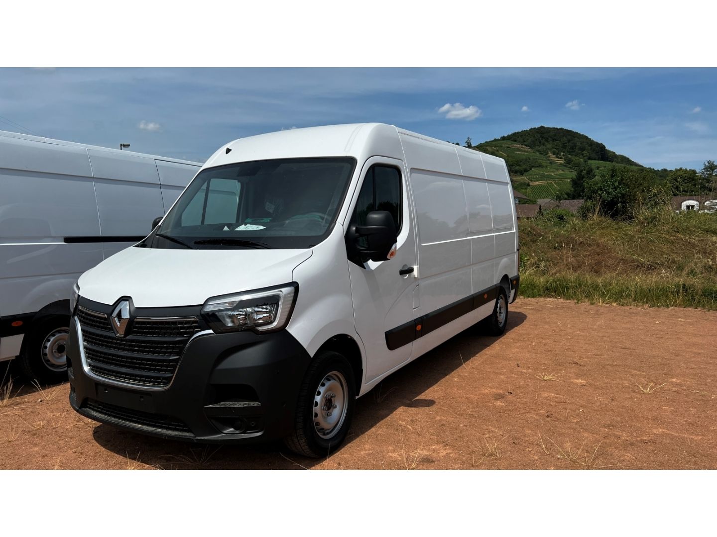 Fahrzeugabbildung Renault Master Kasten L3H2 HKa 3,5t 3 AHK Totwinkelassis