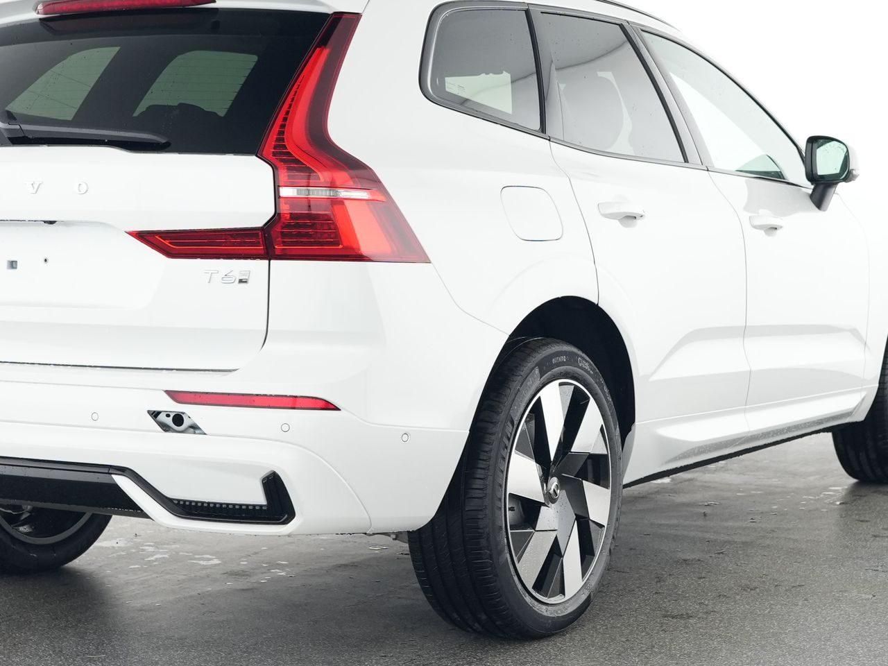 Fahrzeugabbildung Volvo XC60 Plus Dark Recharge Plug-In Hybrid AWD