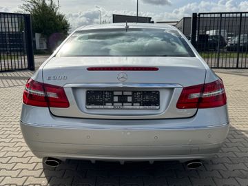 Mercedes E 300 - 6