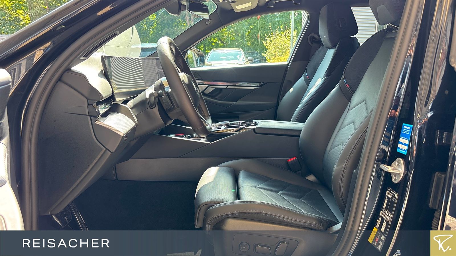 BMW i5 A eDrive40 Tou M-Sport,Pano,DA+,LHZ,LED foto 4